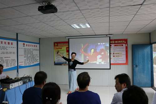 澄合分公司“我們節(jié)日.七夕”詩歌會走進(jìn)施工一線