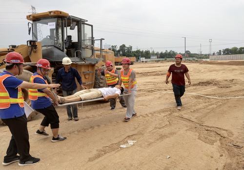 陜煤建設(shè)寶雞分公司“理論+實際” 舉行酷夏防中暑演練