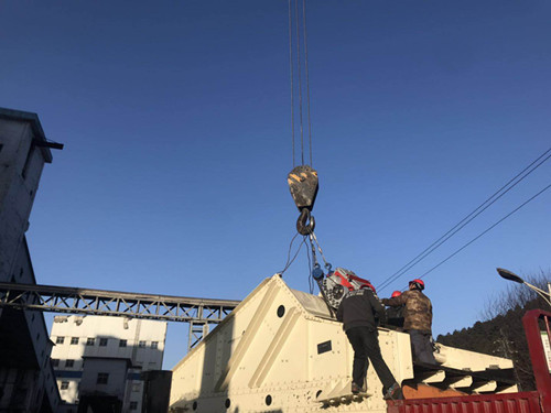 陜煤建設(shè)機(jī)電安裝公司黃陵建莊工地：“干完，大年三十回家！”