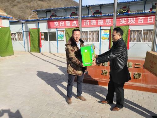 陜煤建設(shè)礦建二公司除夕慰問基層職工