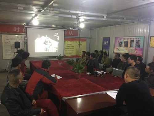 陜煤建設(shè)機(jī)電安裝公司曹家灘項(xiàng)目部“學(xué)案例，除隱患”促安全