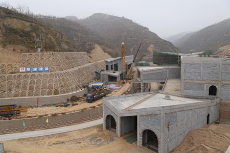 用敬業(yè)和執(zhí)著譜寫青春奉獻(xiàn)之歌