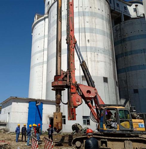 陜煤建設韓城分公司新建產(chǎn)品倉棧橋及轉(zhuǎn)載點工程首樁開鉆正式破土動工