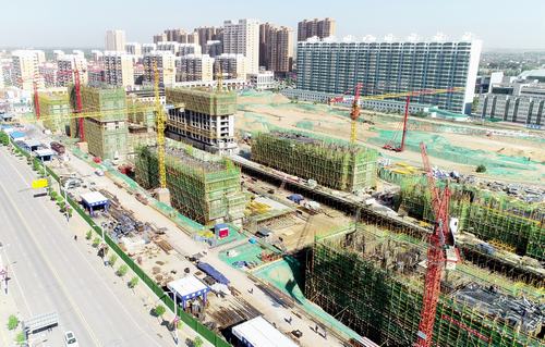 陜煤建設(shè)銅煤公司承建的金地華府項(xiàng)目打贏項(xiàng)目建設(shè)“關(guān)鍵戰(zhàn)役”