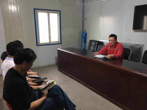 陜煤建設(shè)礦建二公司領(lǐng)導(dǎo)干部“走下去”群眾意見(jiàn)“聽(tīng)進(jìn)去”