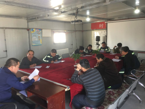 陜煤建設(shè)機(jī)電安裝公司開展“違章漫畫”培訓(xùn)給職工“減壓”