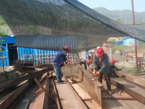 陜煤建設(shè)礦建二公司修舊利廢為建莊項(xiàng)目籌備添磚加瓦