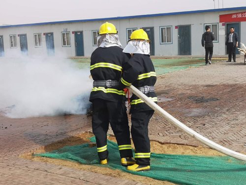 陜煤建設(shè)掘進(jìn)公司:曹家灘項(xiàng)目部舉辦火災(zāi)事故應(yīng)急演練
