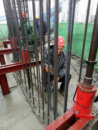 陜煤建設(shè)天工公司“百日安全”活動中的寫真