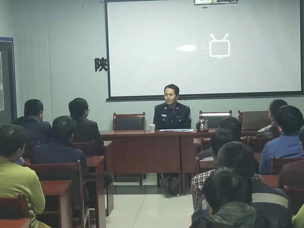 陜煤建設(shè)韓城分公司安裝三項目部邀請“大咖”開展普法知識講座活動