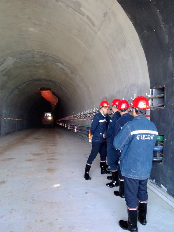 陜煤建設(shè)礦建二公司黨政齊抓深入開展“生產(chǎn)安全大排查”活動(dòng)