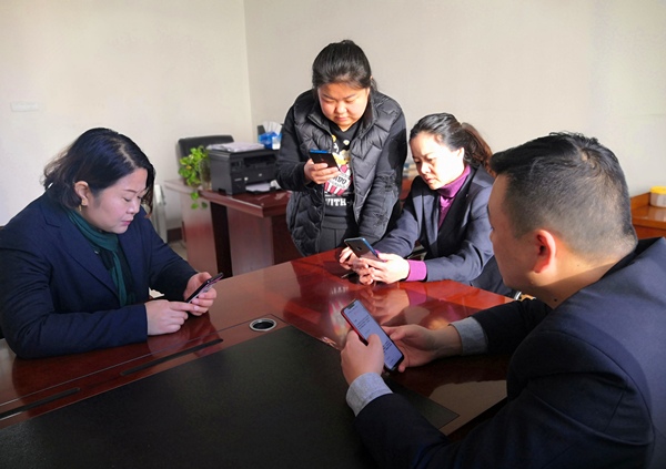 陜煤建設(shè)礦建三公司工會組織陜西省企業(yè)工資集體協(xié)商條例學(xué)習(xí)“接地氣”