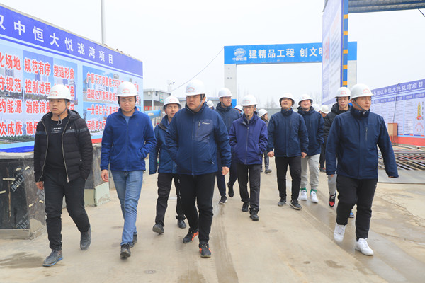 陜煤建設(shè)漢中分公司赴中鐵十二局集團(tuán)漢中悅瓏灣項目對標(biāo)交流