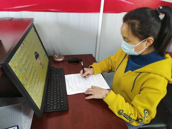 陜煤建設(shè)韓城分公司土建十二項目部“三八”婦女維權(quán)月巾幗維權(quán)在行動