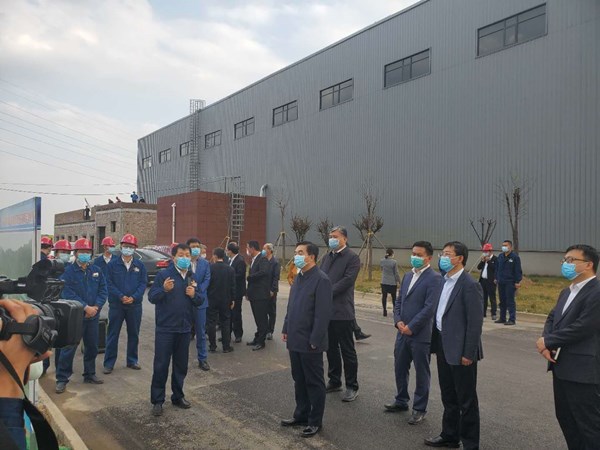 韓城市代市長亢振鋒深入陜煤建設(shè)漢中分公司龍鋼富軋回遷煤氣管道項目視察