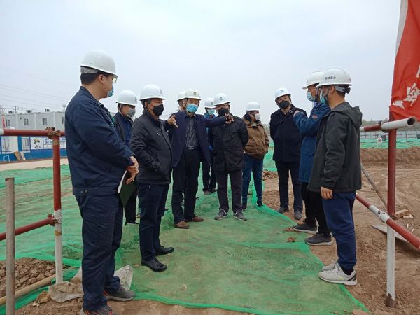 中央儲備糧新建項目領(lǐng)導(dǎo)小組組長、指揮部指揮長、副總經(jīng)理王錄印蒞臨天工公司中儲糧項目檢查指導(dǎo)工作