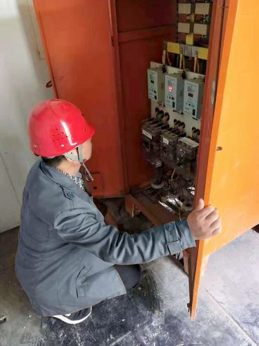 陜煤建設(shè)銅煤公司多舉措做好電氣火災(zāi)預(yù)防工作為勞動競賽護平安