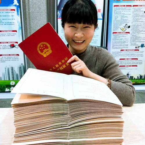 陜煤建設(shè)公司：江南世紀城小區(qū)成為商洛首家擁有產(chǎn)權(quán)車位小區(qū)