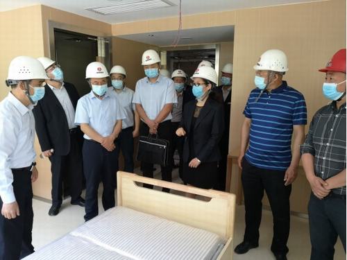 陜煤實(shí)業(yè)集團(tuán)董事長(zhǎng)胡守平、總經(jīng)理劉文蒞臨西煤機(jī)養(yǎng)老院項(xiàng)目部檢查指導(dǎo)工作