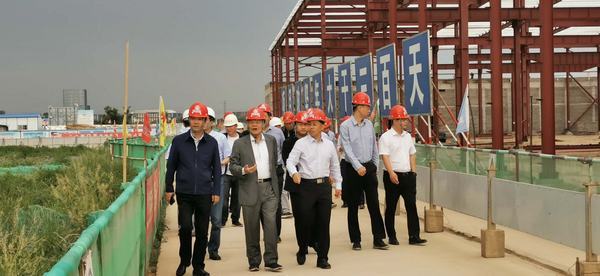 開沃新能源汽車集團(tuán)董事長(zhǎng)黃宏生、渭南市副市長(zhǎng)楊武民一行現(xiàn)場(chǎng)推進(jìn)渭南南京金龍項(xiàng)目建設(shè)