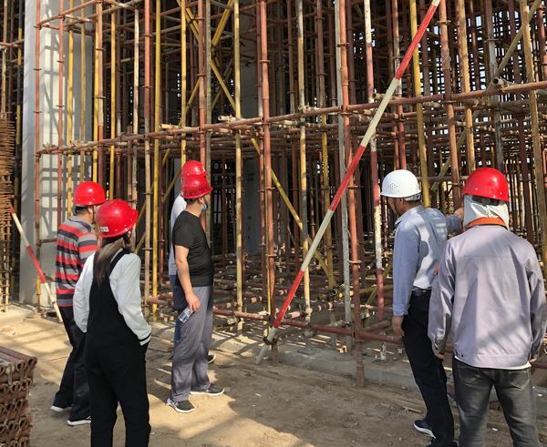 陜煤建設(shè)渭南分公司內(nèi)部項(xiàng)目部對(duì)標(biāo)找差距 學(xué)習(xí)促提升