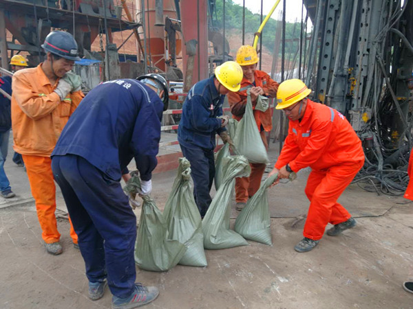 陜煤建設(shè)礦建三公司崔木項(xiàng)目部：不懼風(fēng)雨，聞“汛”而動