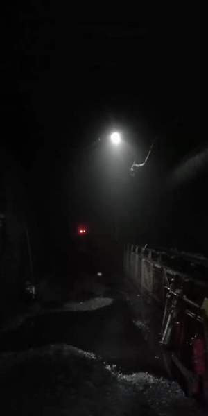 陜煤建設掘進公司:檸條塔項目部N3-1煤集中回風巷掘進工程順利實現(xiàn)精準貫通