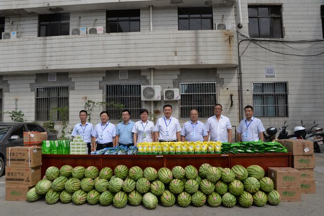 韓城礦業(yè)黨委副書記、工會主席申峰一行蒞臨陜煤建設韓城分公司慰問
