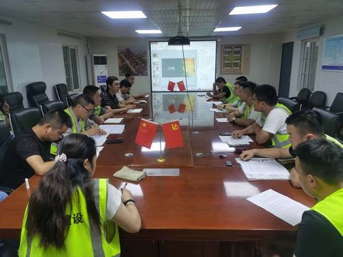 陜煤建設(shè)銅煤公司第十五項(xiàng)目組織召開“有夢想，敢拼搏”青年員工主題座談會(huì)