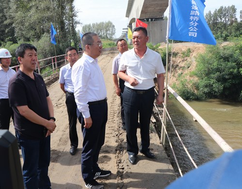 榆林市委副書記、市長(zhǎng)李春臨深入陜煤建設(shè)路橋分公司靖神鐵路項(xiàng)目調(diào)研指導(dǎo)