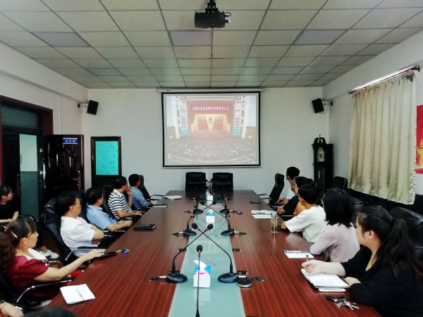 陜煤建設(shè)澄合分公司組織觀看全國抗擊新冠肺炎疫情表彰大會(huì)引起廣大干部職工強(qiáng)烈反響