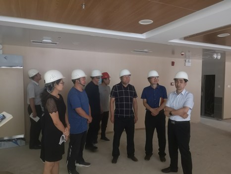 陜煤實(shí)業(yè)集團(tuán)董事長(zhǎng)胡守平蒞臨咸陽(yáng)分公司承建的西煤機(jī)養(yǎng)老院項(xiàng)目檢查指導(dǎo)工作