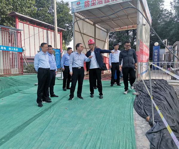 咸陽(yáng)市人大常委會(huì)王滿院副主任蒞臨智慧泊車住建局南廣場(chǎng)地下立體車庫(kù)項(xiàng)目調(diào)研