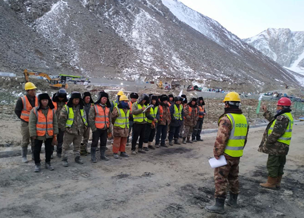 陜煤建設(shè)礦建三公司：開好班前會(huì)，彈好安全管理“前奏曲”