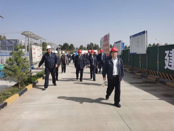 中央儲(chǔ)備糧西安直屬庫(kù)有限公司總經(jīng)理牟敏一行觀摩調(diào)研陜煤建設(shè)天工公司中儲(chǔ)糧項(xiàng)目