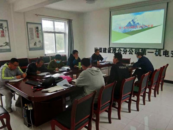 陜煤建設(shè)澄合分公司第一機(jī)電安裝隊(duì)“重錘敲鼓”助力“百日安全”活動(dòng)顯成效