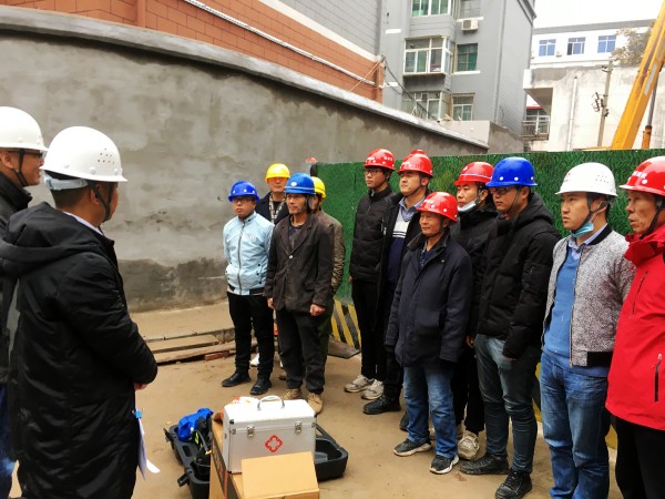 陜煤建設澄合分公司第十一項目部首次開展有限空間應急演練“動真格”