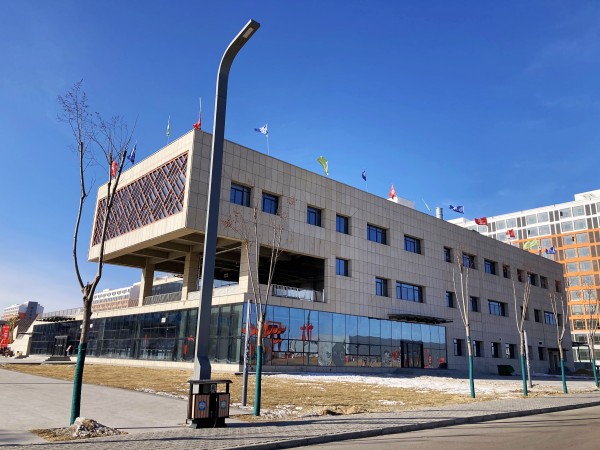 陜煤建設(shè)澄合分公司承建的小保當(dāng)二號(hào)礦井行政辦公樓食堂工程順利通過竣工驗(yàn)收