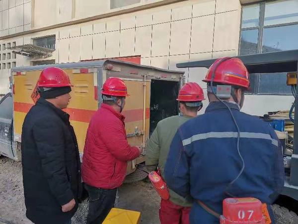 陜煤建設(shè)礦建二公司車村項(xiàng)目部開(kāi)展節(jié)前火工品專項(xiàng)安全大檢查