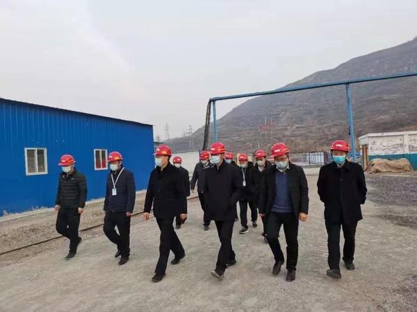 陜西省煤監(jiān)局領(lǐng)導(dǎo)蒞臨陜煤建設(shè)礦建二公司王峰項目部檢查指導(dǎo)工作
