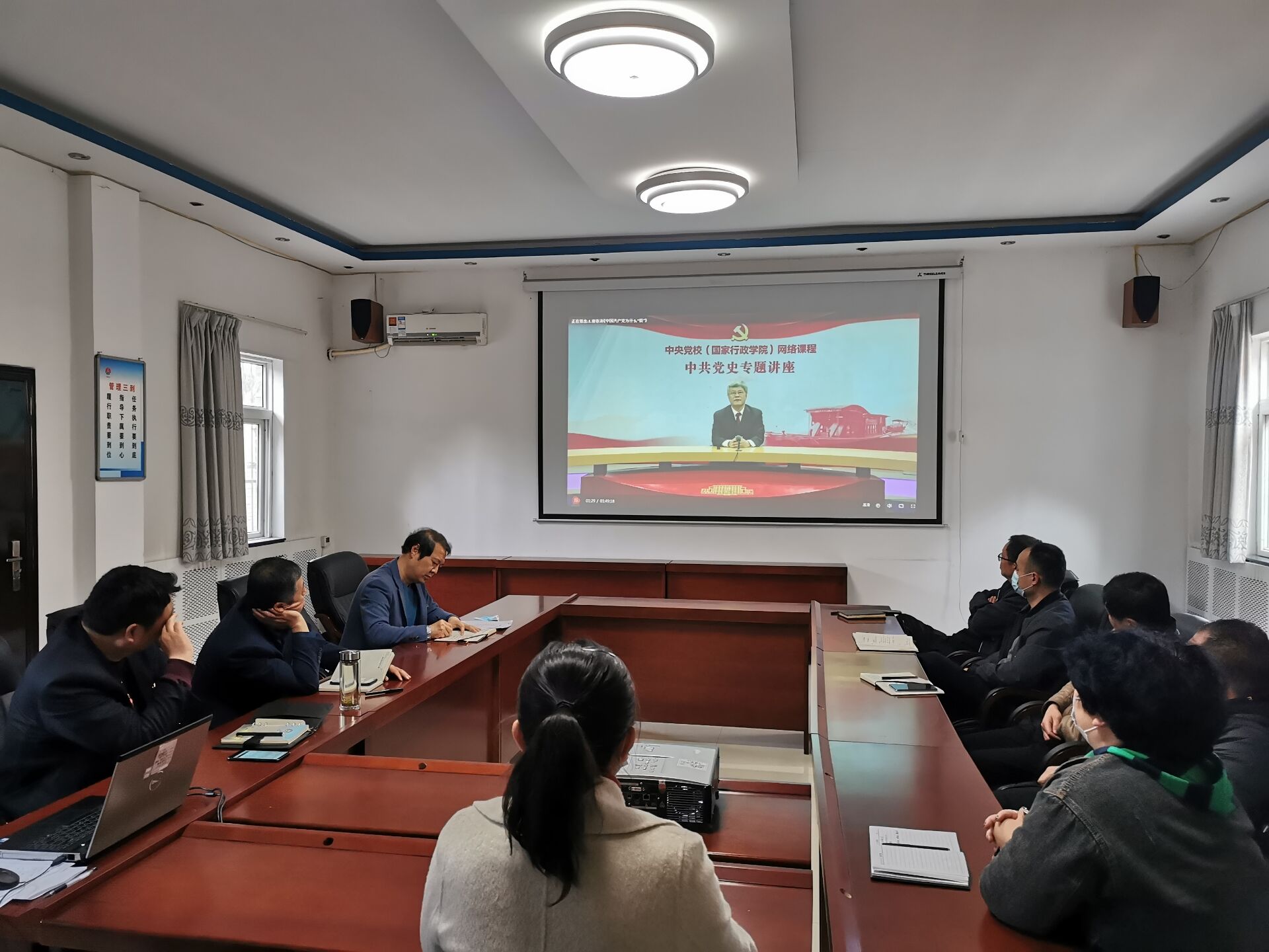 陜煤建設(shè)設(shè)備租賃中心開展“學(xué)黨史 強黨性 講奉獻”主題黨日活動