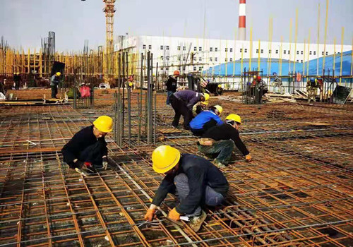 揮灑汗水，亮劍拼搏，以勞動為五一添色彩