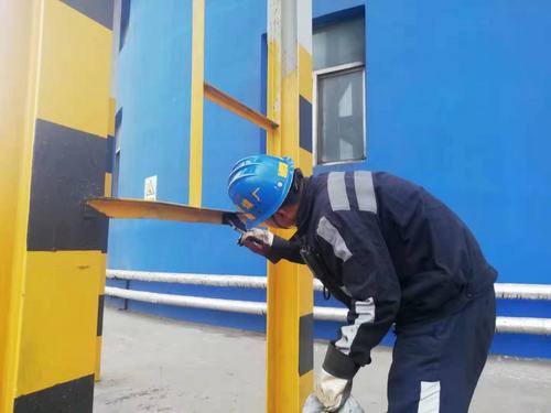 陜煤建設(shè)洗選煤運營公司紅柳林洗煤廠項目部:推進質(zhì)量標(biāo)準(zhǔn)化,廠房設(shè)備換“新衣”