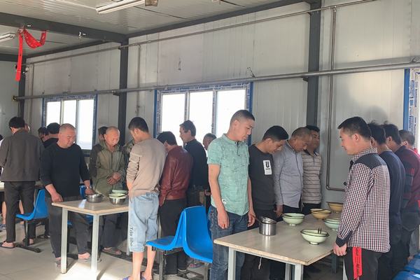 陜煤建設(shè)礦建二公司小保當(dāng)?shù)谌?xiàng)目部：用光盤行動(dòng)悼念國之脊梁