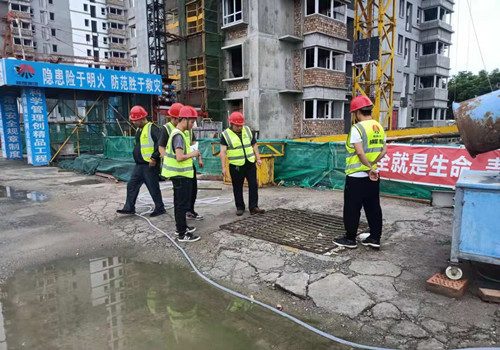 陜煤建設(shè)咸陽(yáng)分公司第五項(xiàng)目部扎實(shí)開(kāi)展“雨季三防”應(yīng)急工作