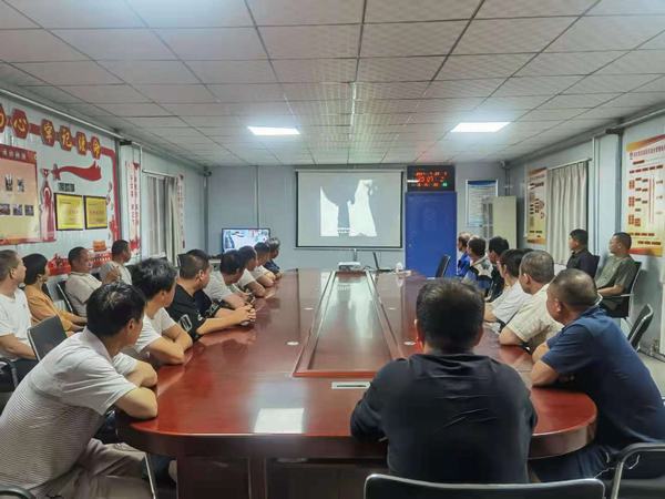 陜煤建設(shè)礦建二公司基層項(xiàng)目部職工小劇場(chǎng)開(kāi)演了