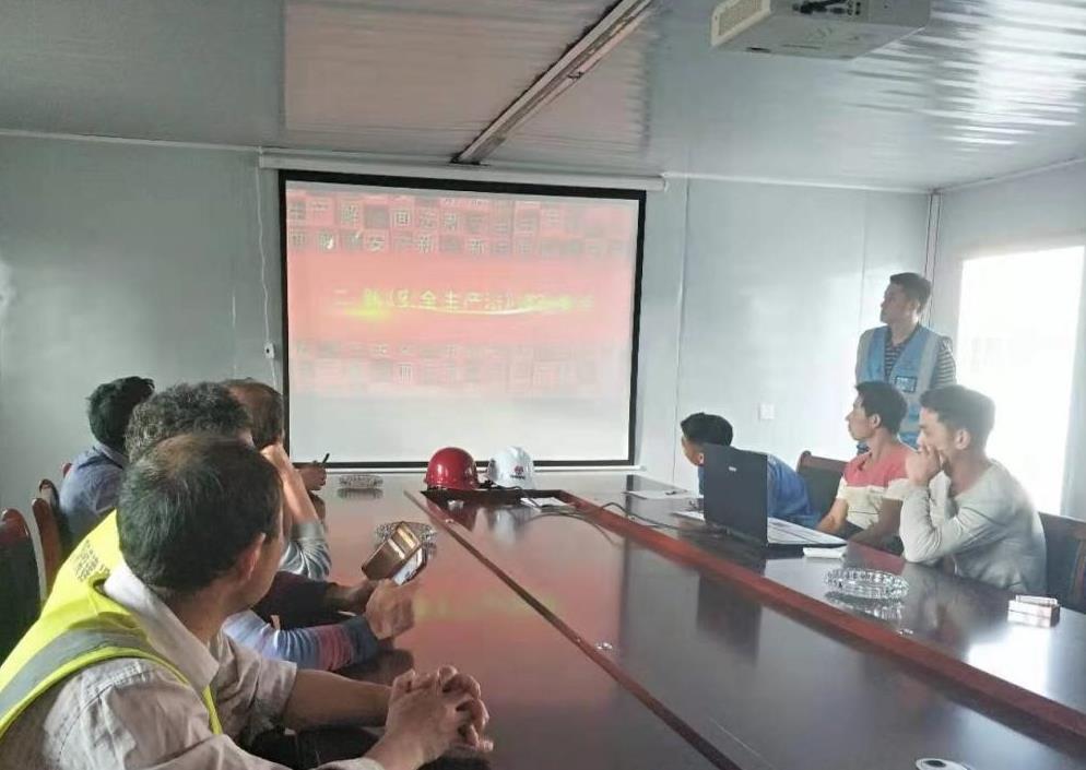 陜煤建設(shè)綠宇公司第十二項目部：提高安全防范意識，切實加強(qiáng)安全管理