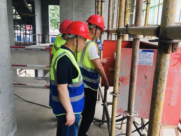 陜煤建設(shè)韓城分公司土建二項(xiàng)目部：三足鼎“力”，迅速掀起“勞動(dòng)競(jìng)賽”活動(dòng)熱潮