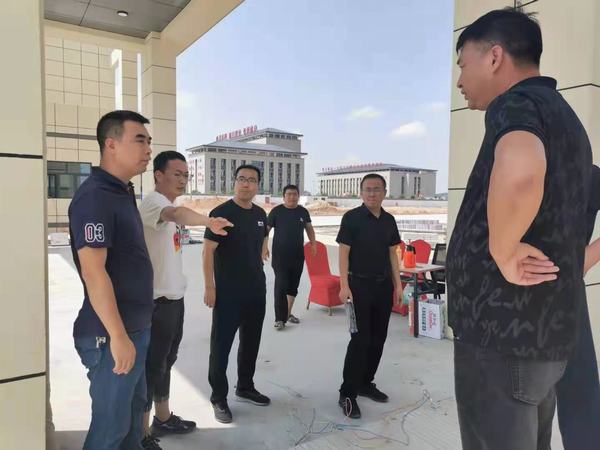 榆林市住建局等單位領導蒞臨陜煤建設榆林公司民兵訓練基地項目檢查指導工作