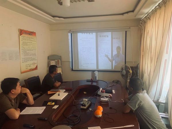 陜煤建設(shè)天工公司土建第二黨支部開展“傳承紅色家風、涵養(yǎng)初心使命”主題黨日活動